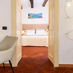 Apartment Le Finestre Sui Tetti Salerno