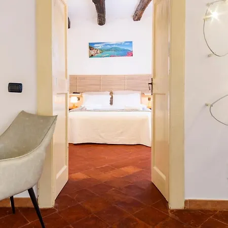 Apartment Le Finestre Sui Tetti Salerno